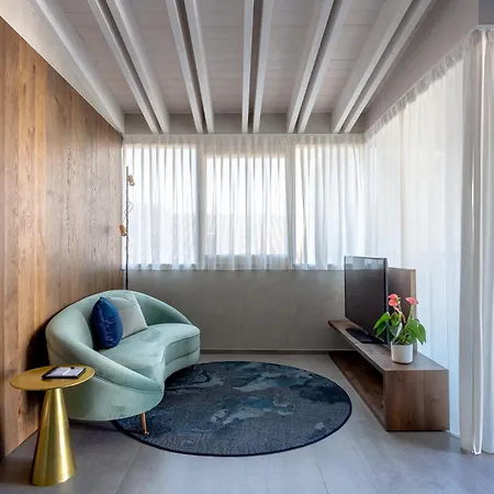 Calle Apartment *